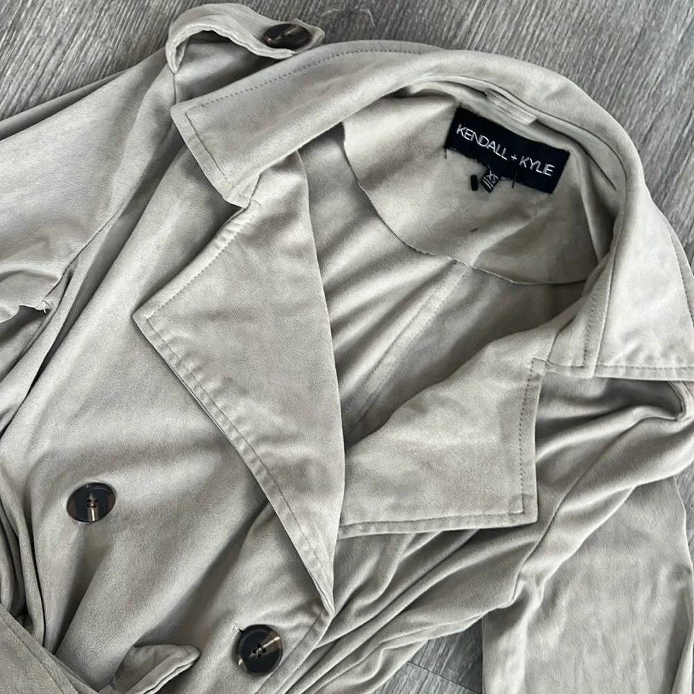 KENDALL & KYLIE COAT - Picture 3 of 3